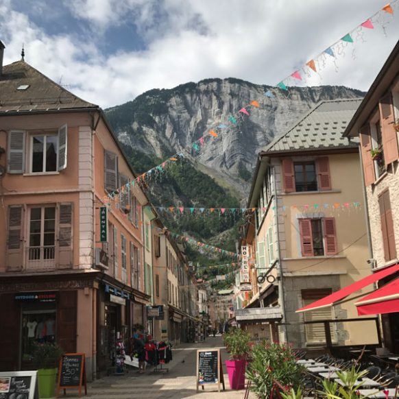 Carte Postale Ancienne - Isère - Route De L'Alpe D'Huez Et Bourg D'Oisans - CPM - À Voir