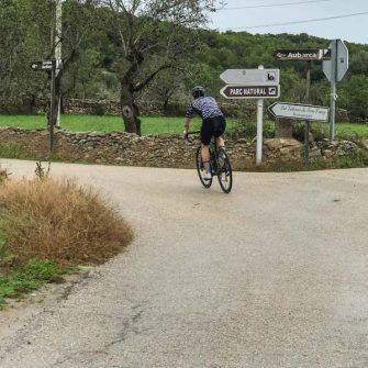 Cyclist turning off for road to Betlem monastery