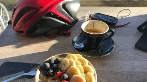 Cycling cafes for cafe rides: healthy breakfast and coffee