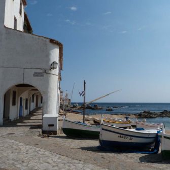 Village of Calalla on an easy cycling route along the coast