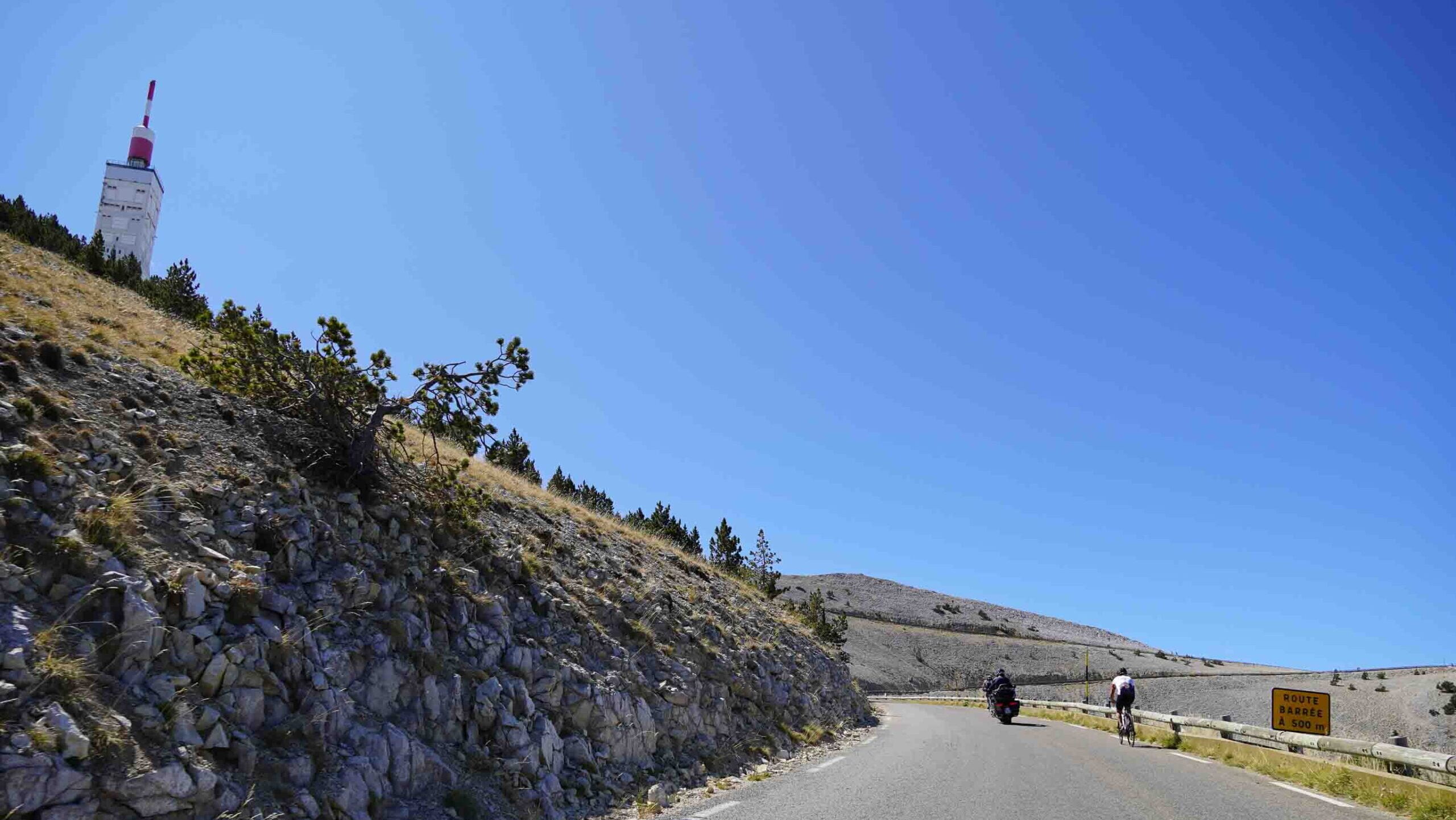 Close to the summit of Ventoux via Malaucene by bike