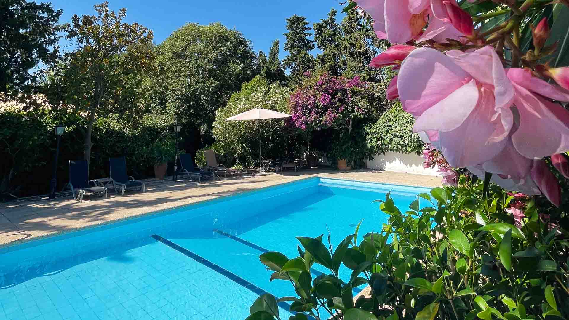 Swimming pool at El Nido cycling hotel in Mallorca