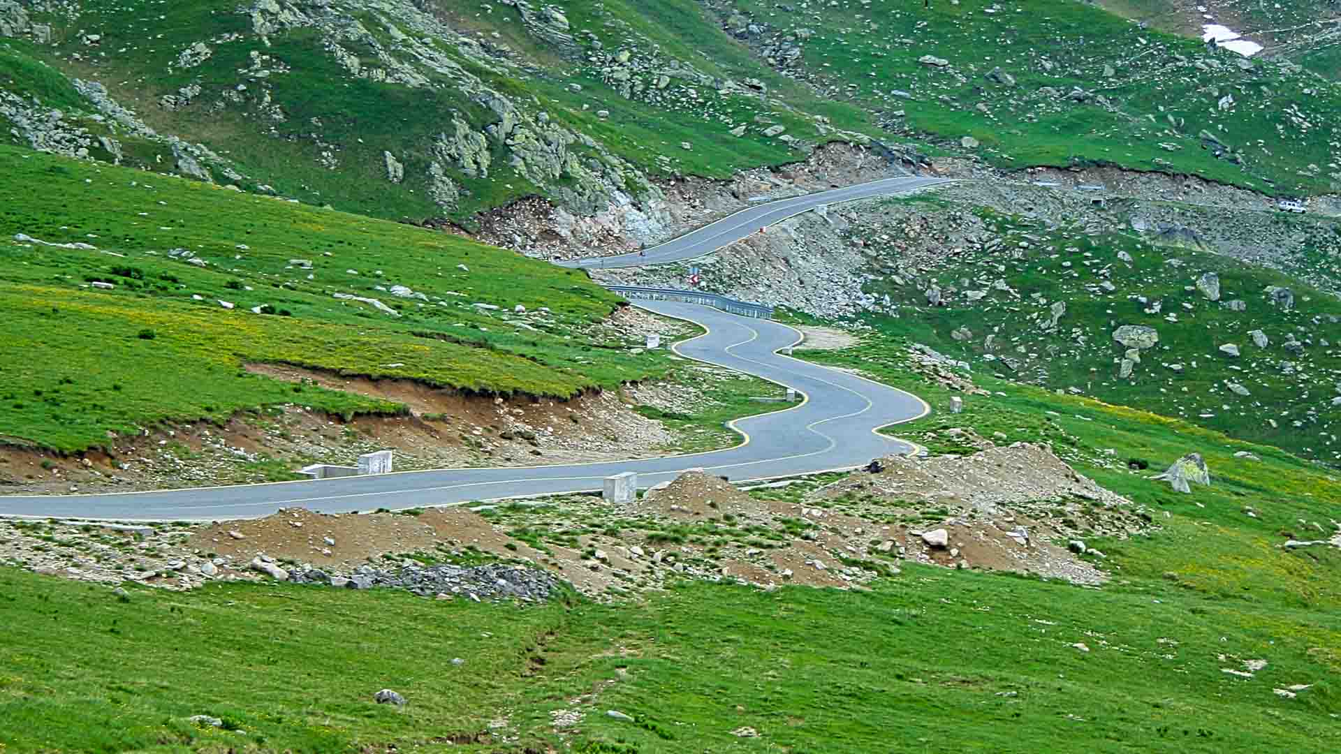 The curving road on Transalpina Romania