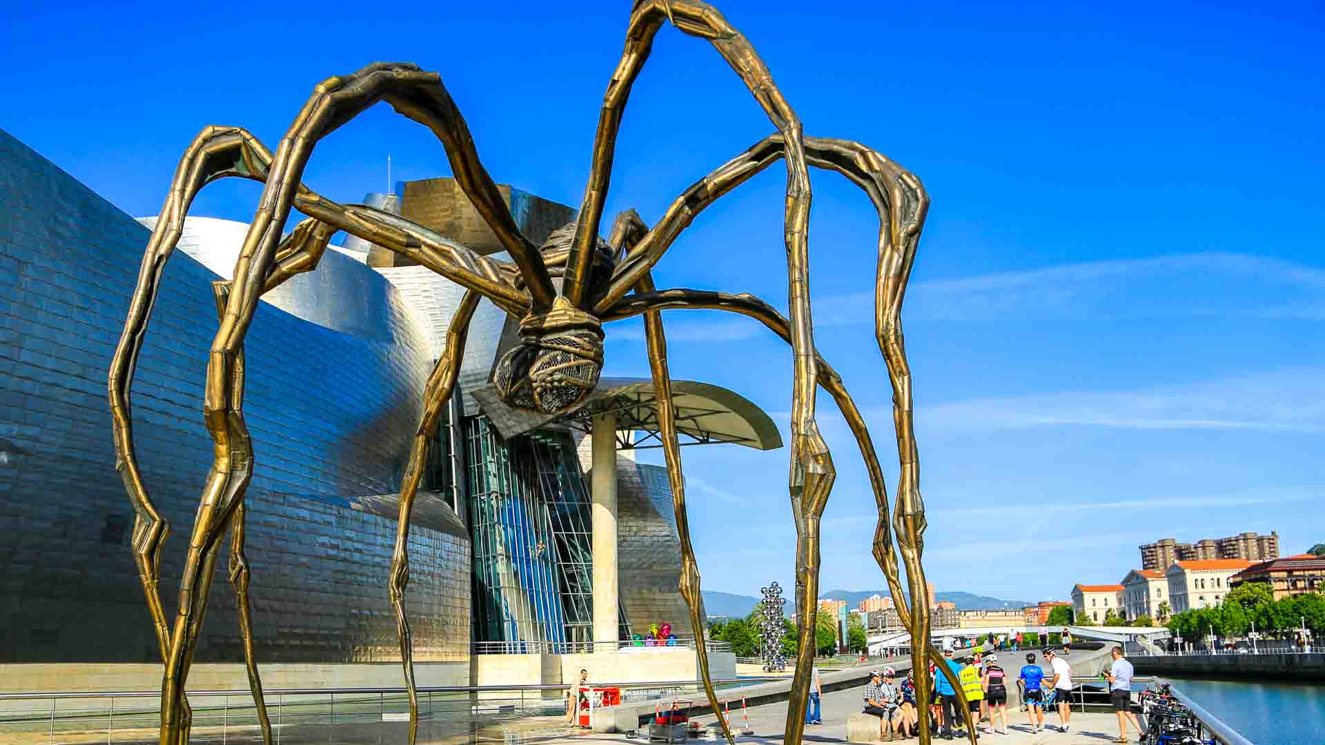 Giant spider at Giggenheim in Bilbao with blue sky behind
