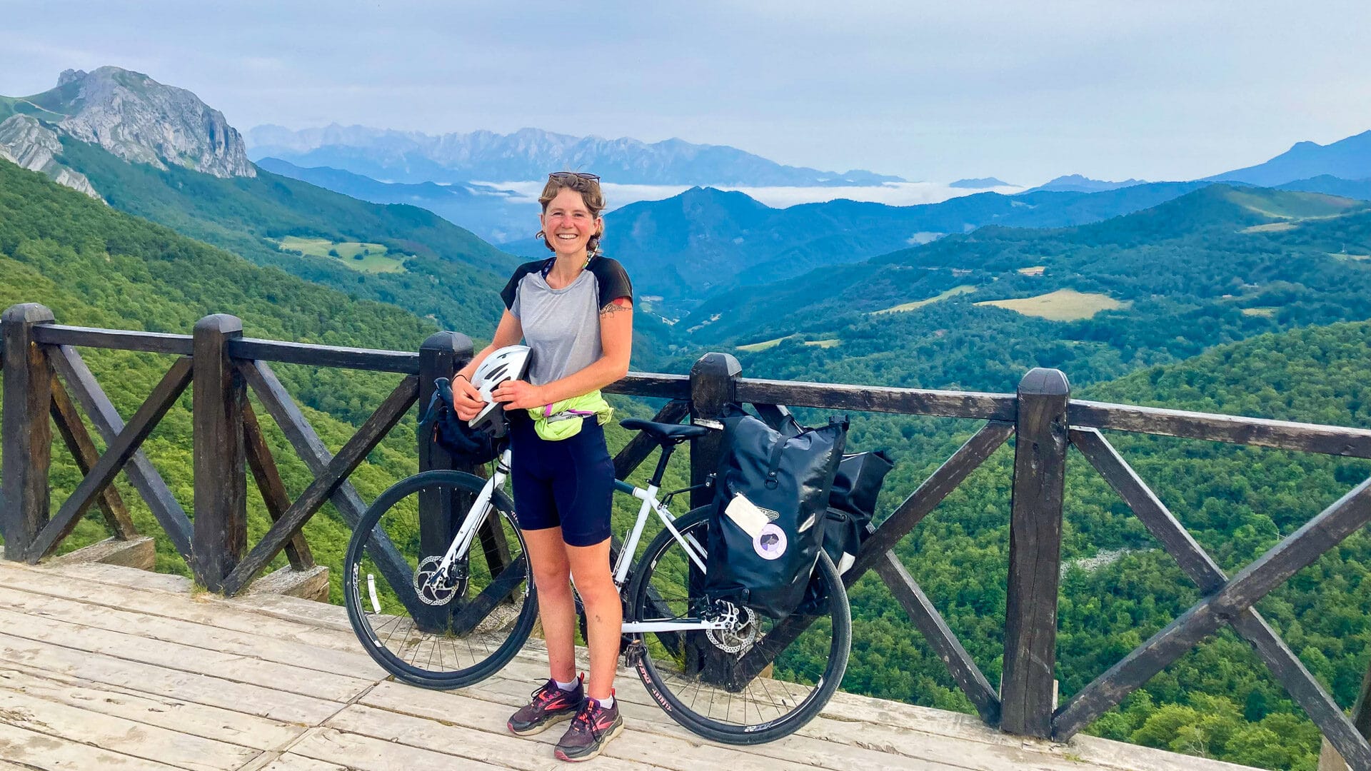 solo cycling Isobel Duxfield