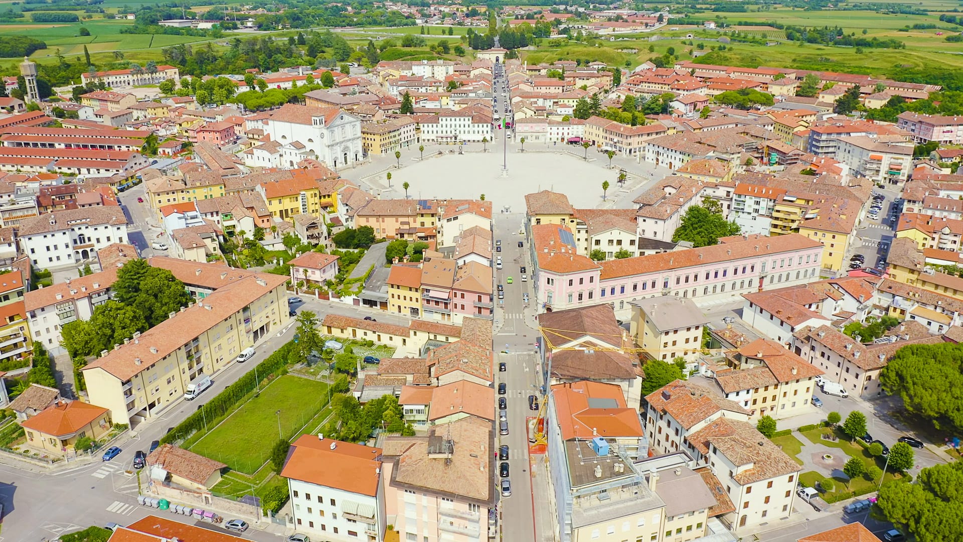 An exemplary fortification project laid down in 1593 in Palmanova, Udine, Italy