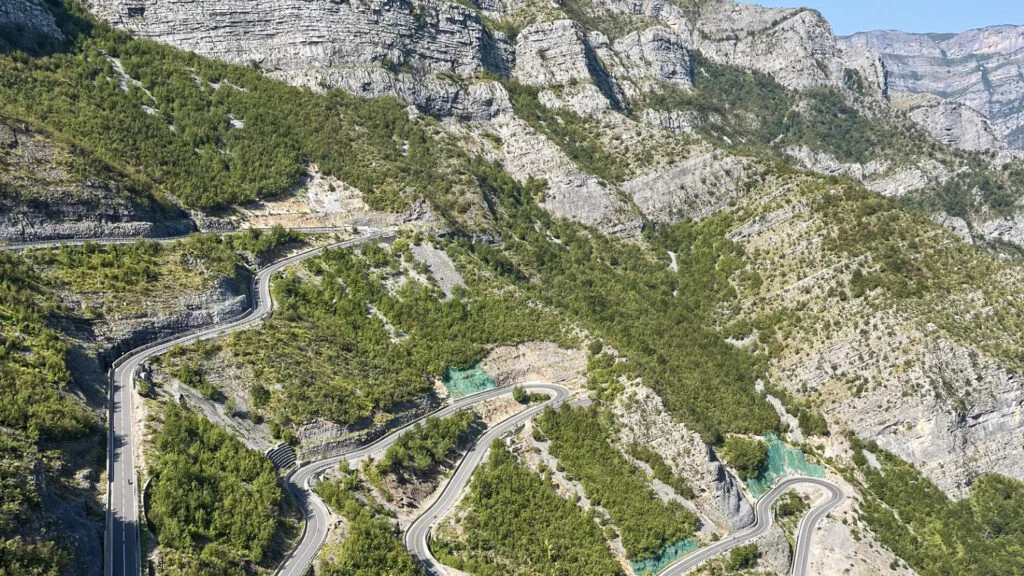 Grabon climb switchbacks