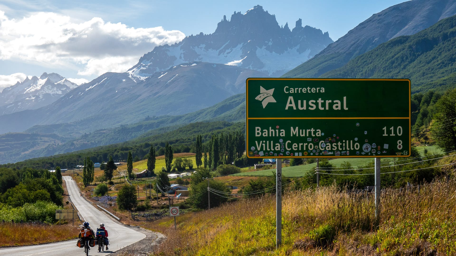 Cyclist on the carettera austral
