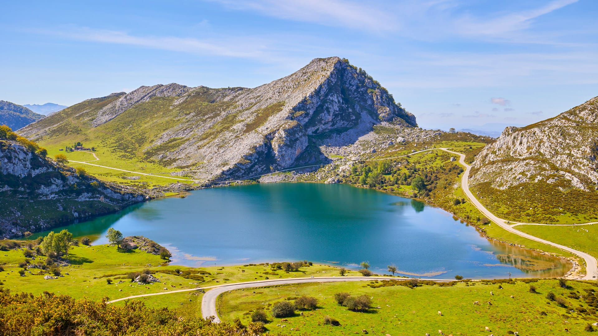 Scenic view of the Lagos de Covadonga
