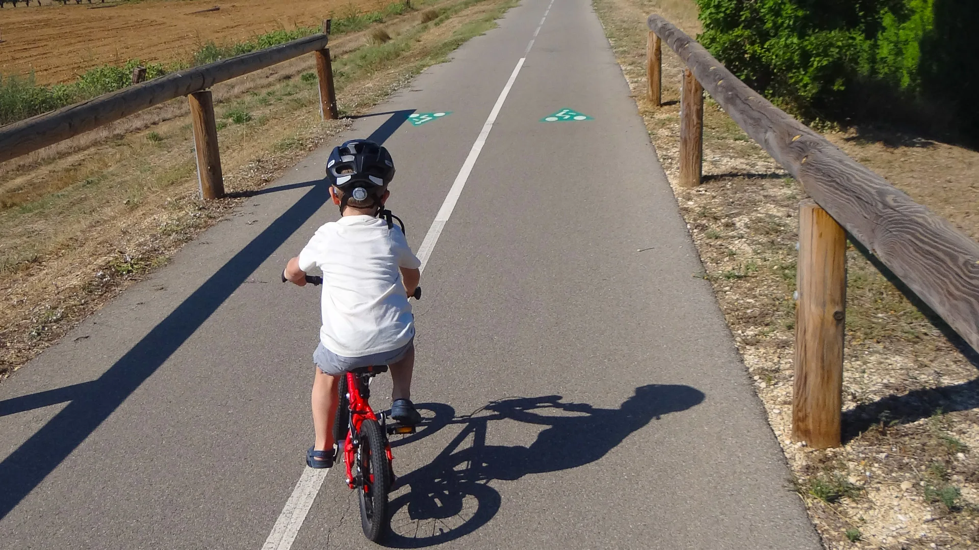 Bike path near Pont Julian, Provence, France