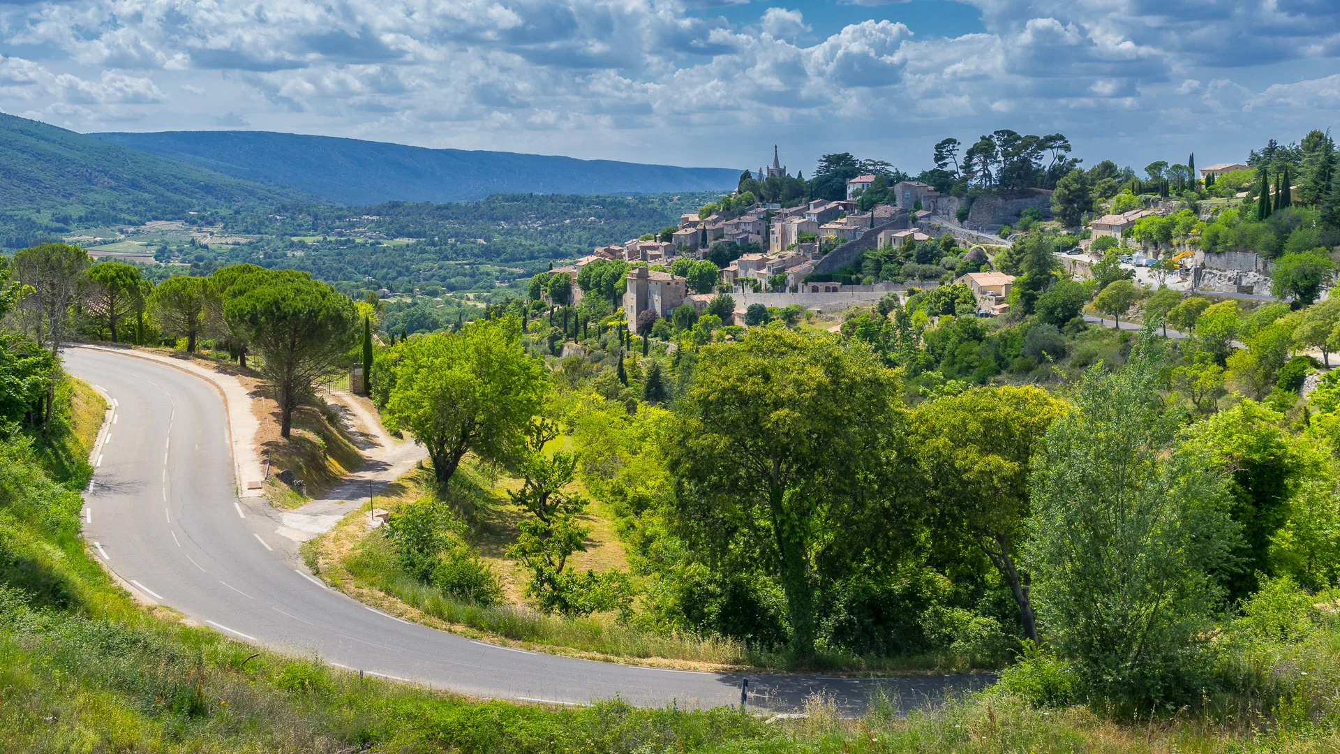 Road winding around Bonnieux