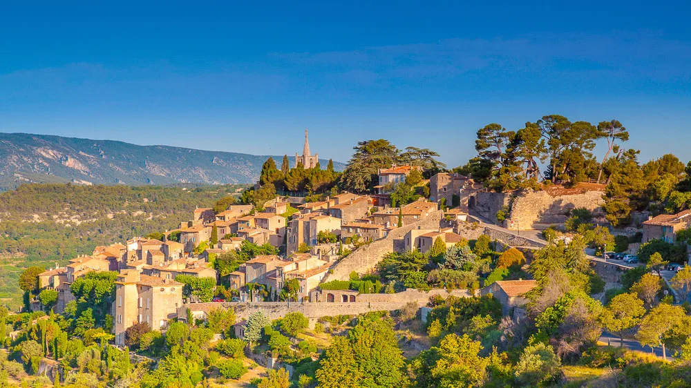 Bonnieux, a perched village in the Luberon, Provence, France