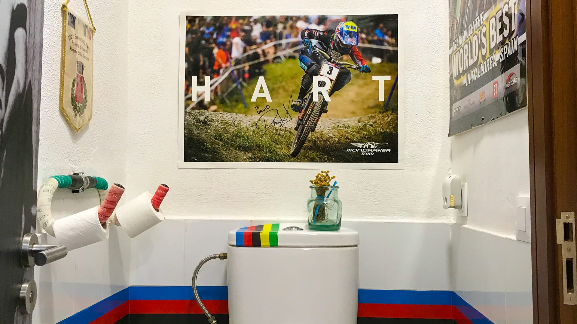 The eleborately decorated toilet at Cycling Planet Alaro Mallorca