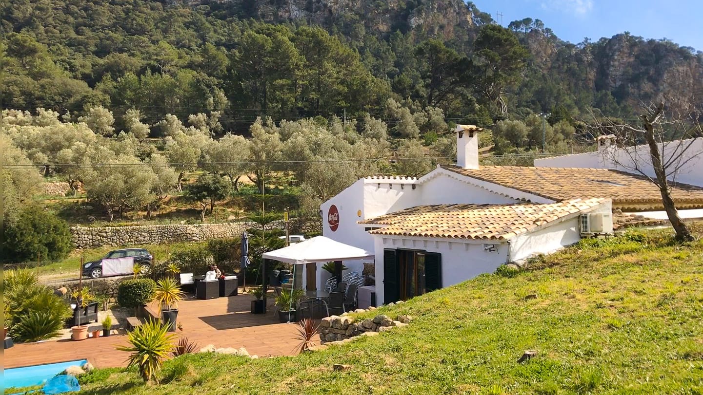 View down to C'an Topa restaurant and pool Mallorca