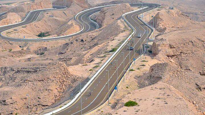 Cycling in Dubai/UAE isn't always on cycling tracks. This is Jebel Hafeet mountain.