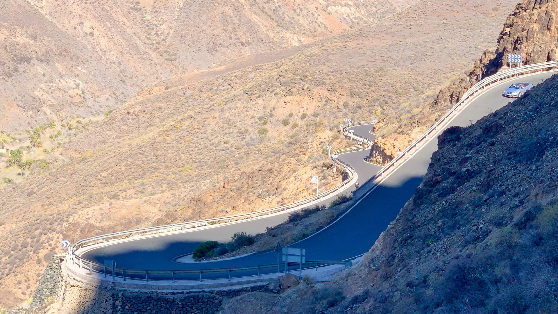 Switchback after Mirador Degollada de la Yegua Gran Canaria