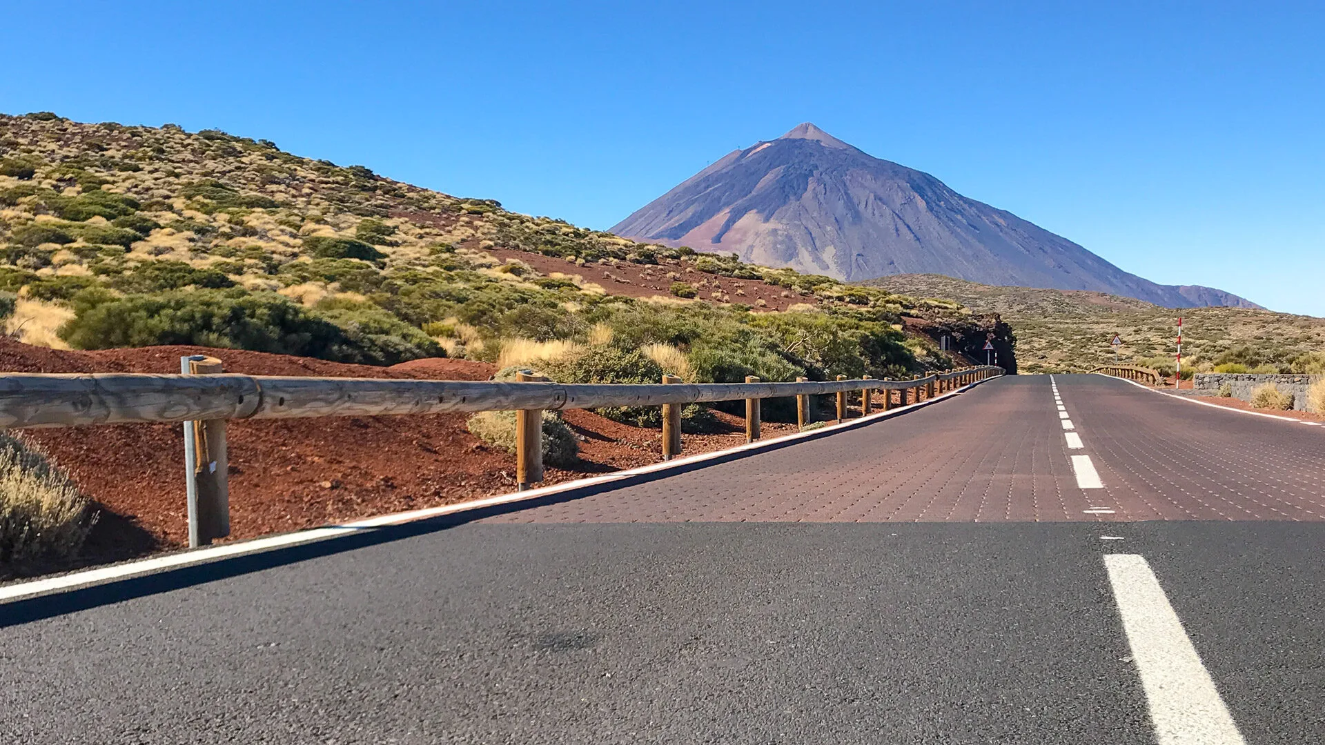 Road heading towards Mount Teide via Vilaflor