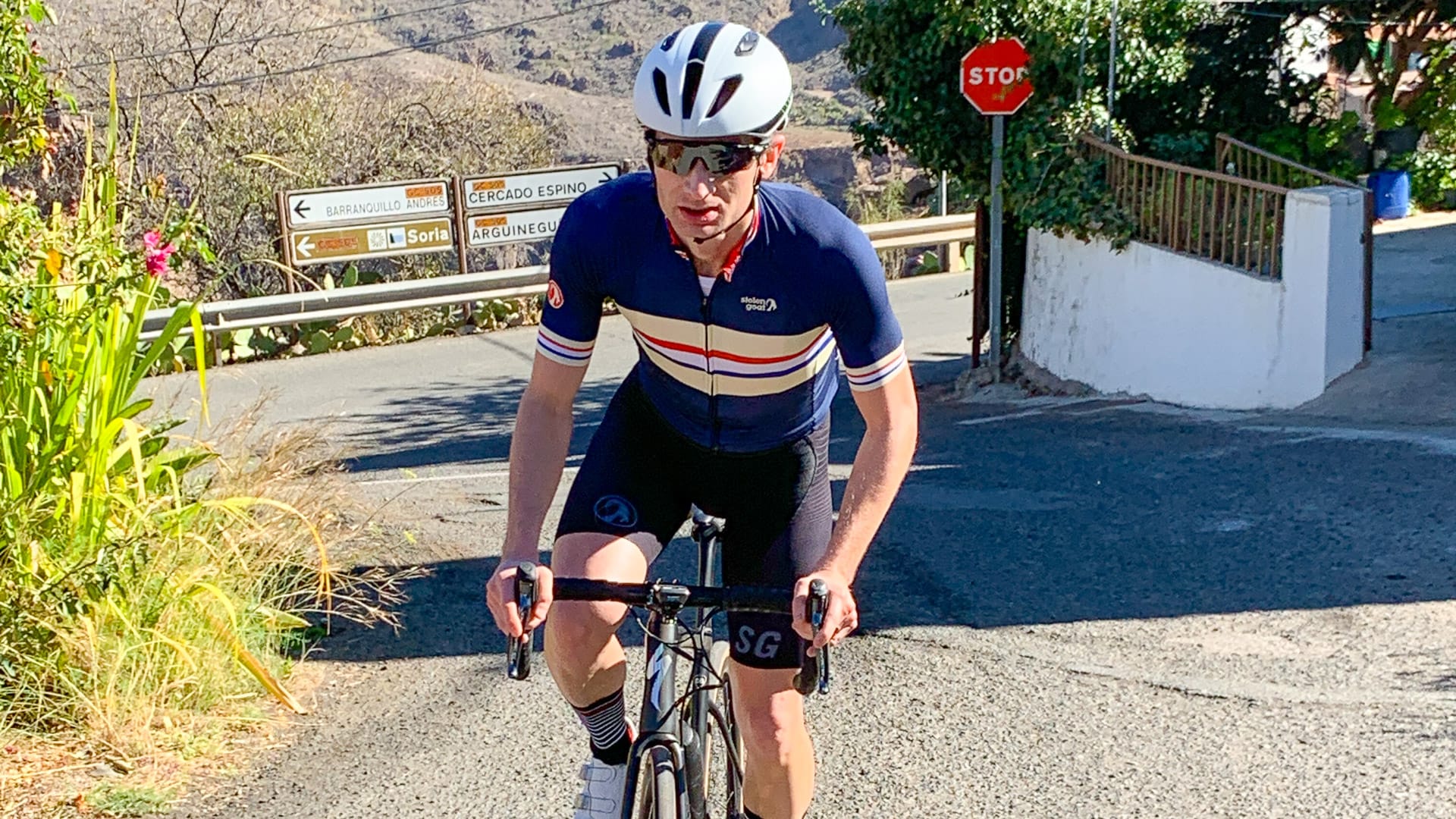 Climbing away from the junction Gran Canaria