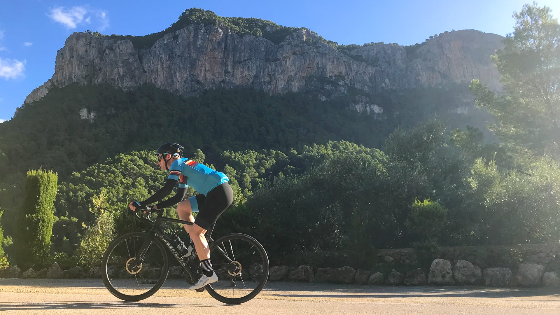 Cyclist climbing the Puig Major loop