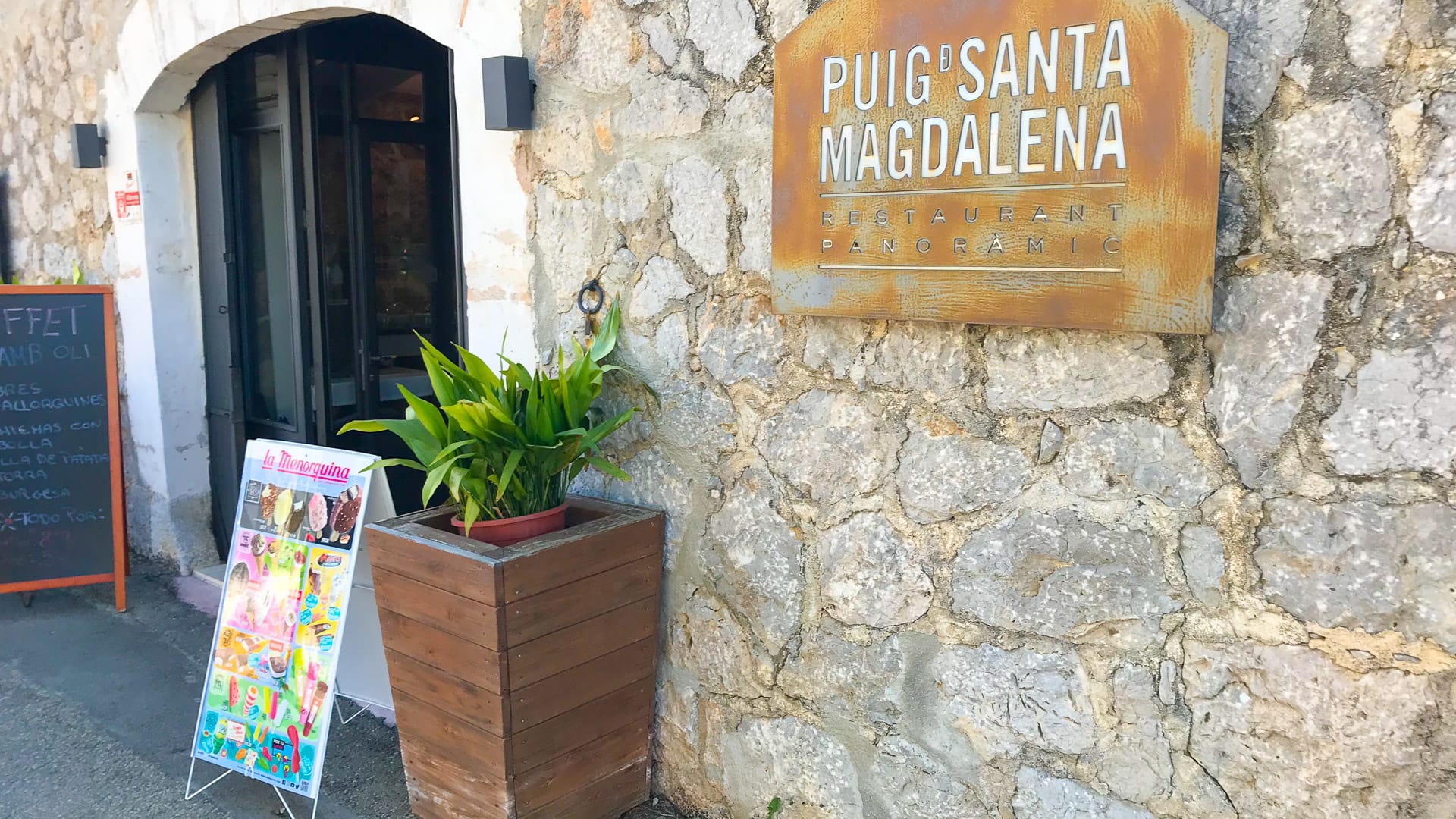 Outside of the Santa Magdalena cafe Mallorca