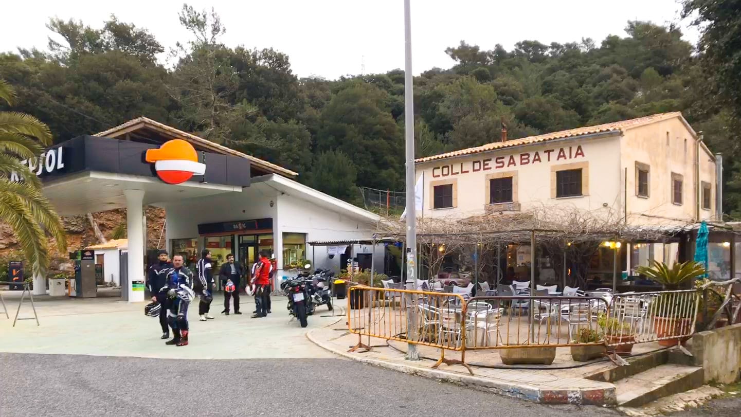 Coll de Sa Bataia café, next to the Repsol garage