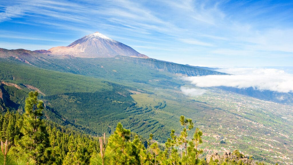 The volcanic landscapes of Tenerife are a great option for high altitude cycling