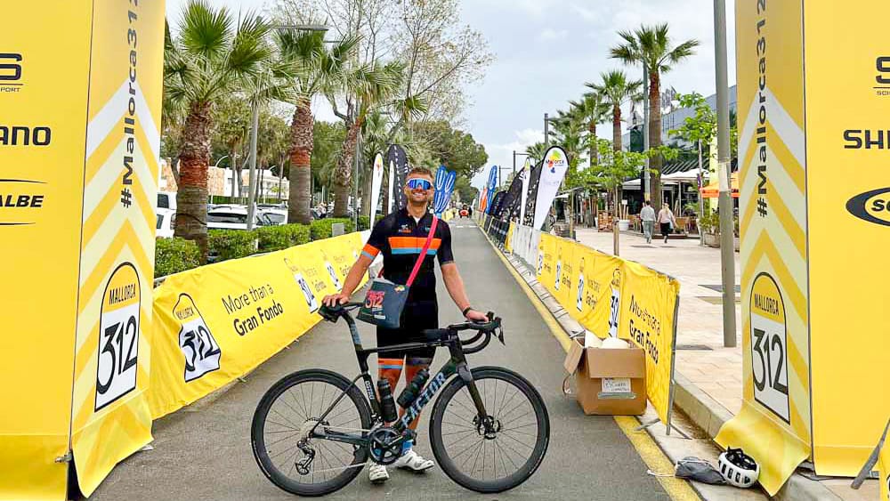 Cyclist a the start line of Mallorca 312