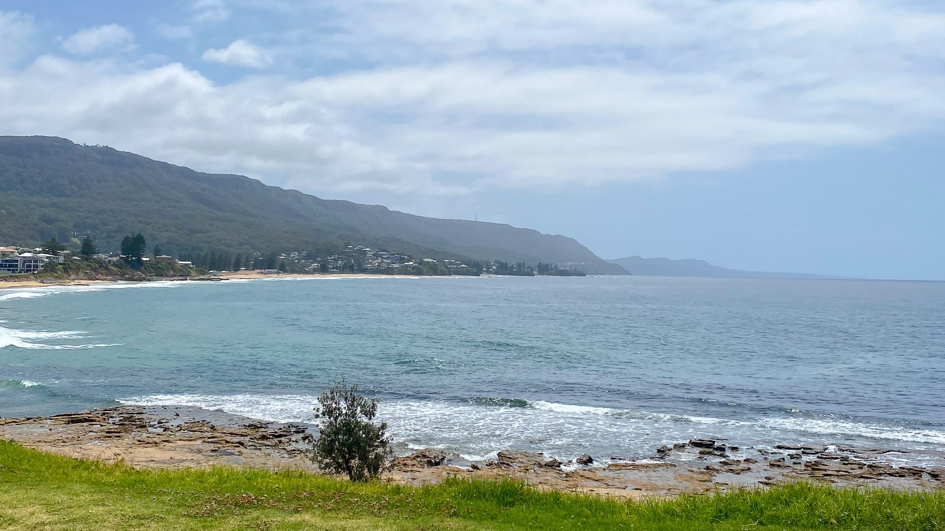 Coastline looming ahead on the road from Wollongong to Sydney 