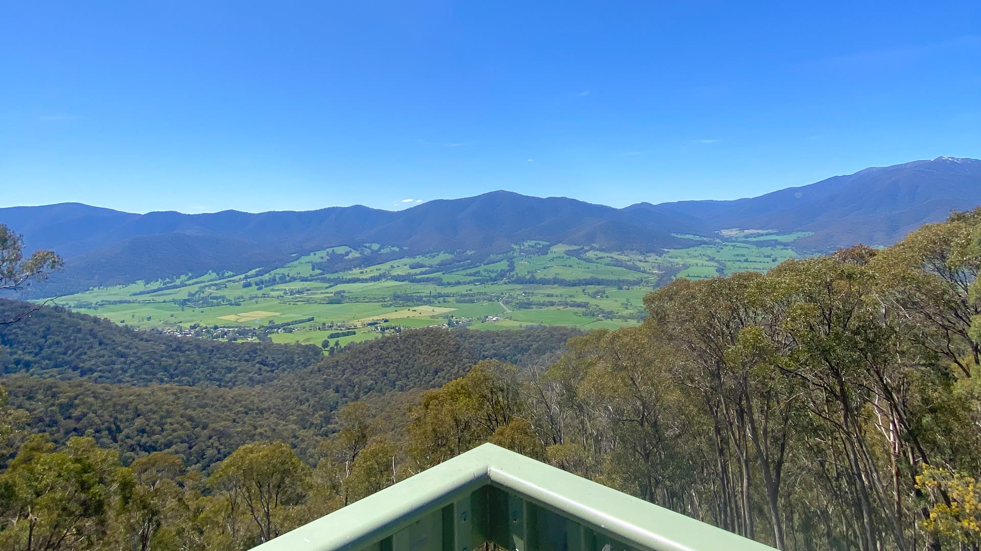 Scenic view across to Mt. Bogong at the Tawonga Gap viewpoint 