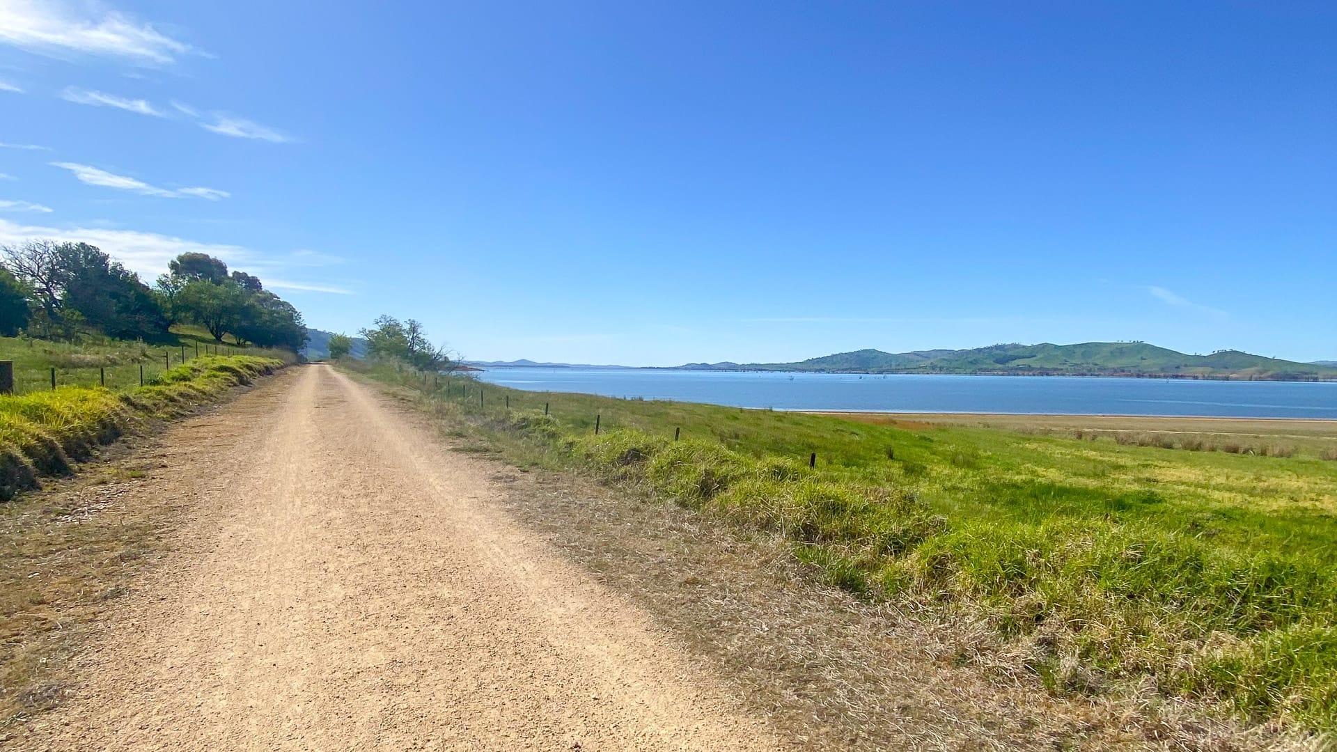 Lake Hume glistening under the baking sun