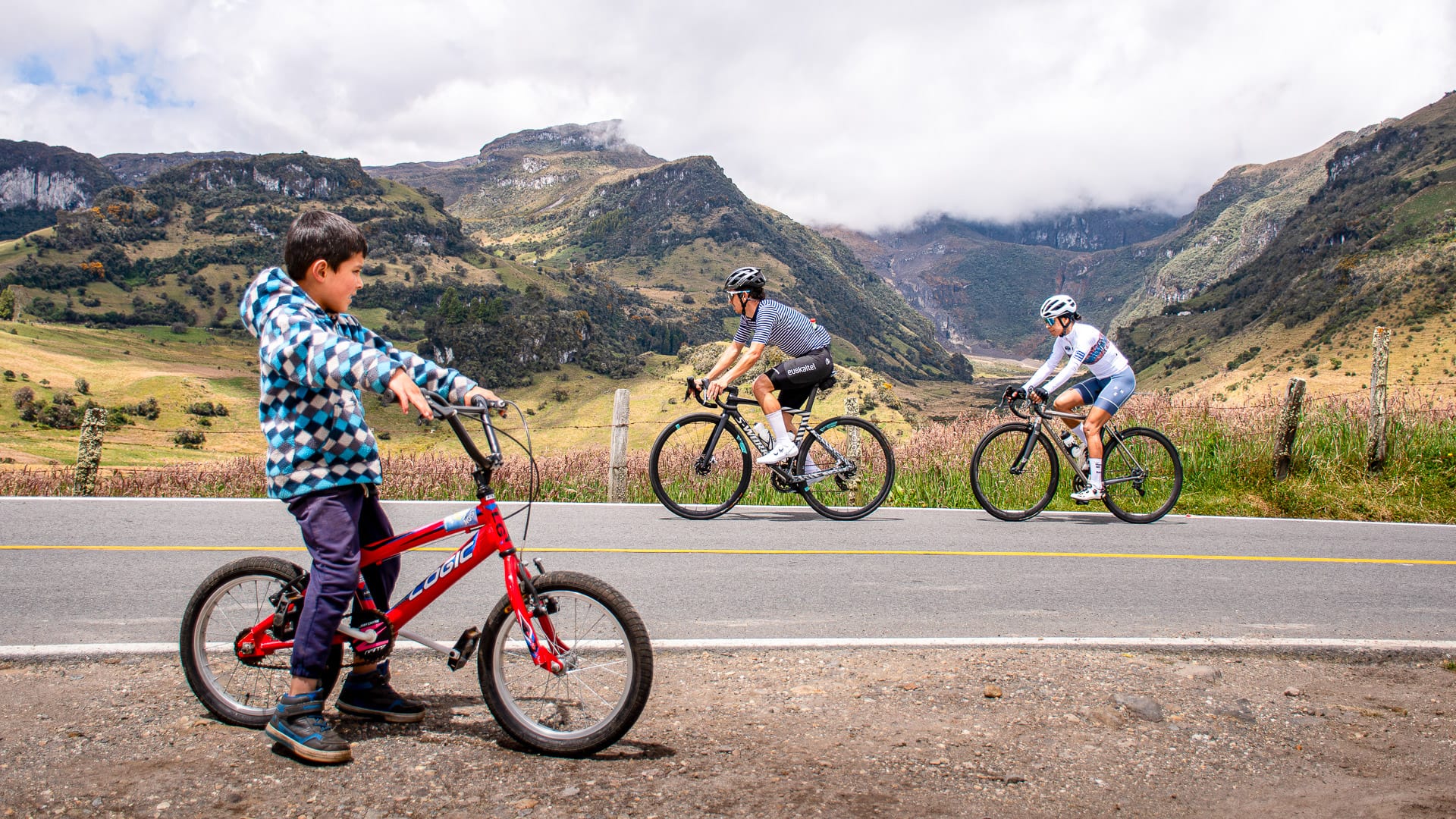 Cyclists riding in Murillo
