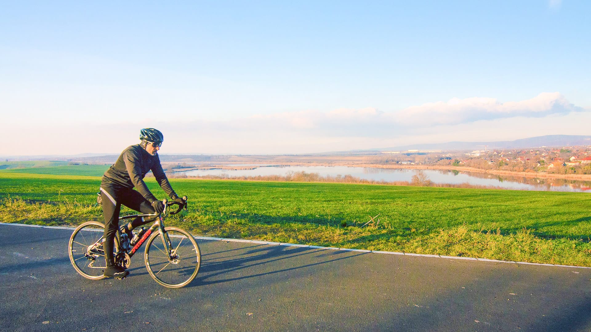Cyclist riding towards Budapest from Etyek