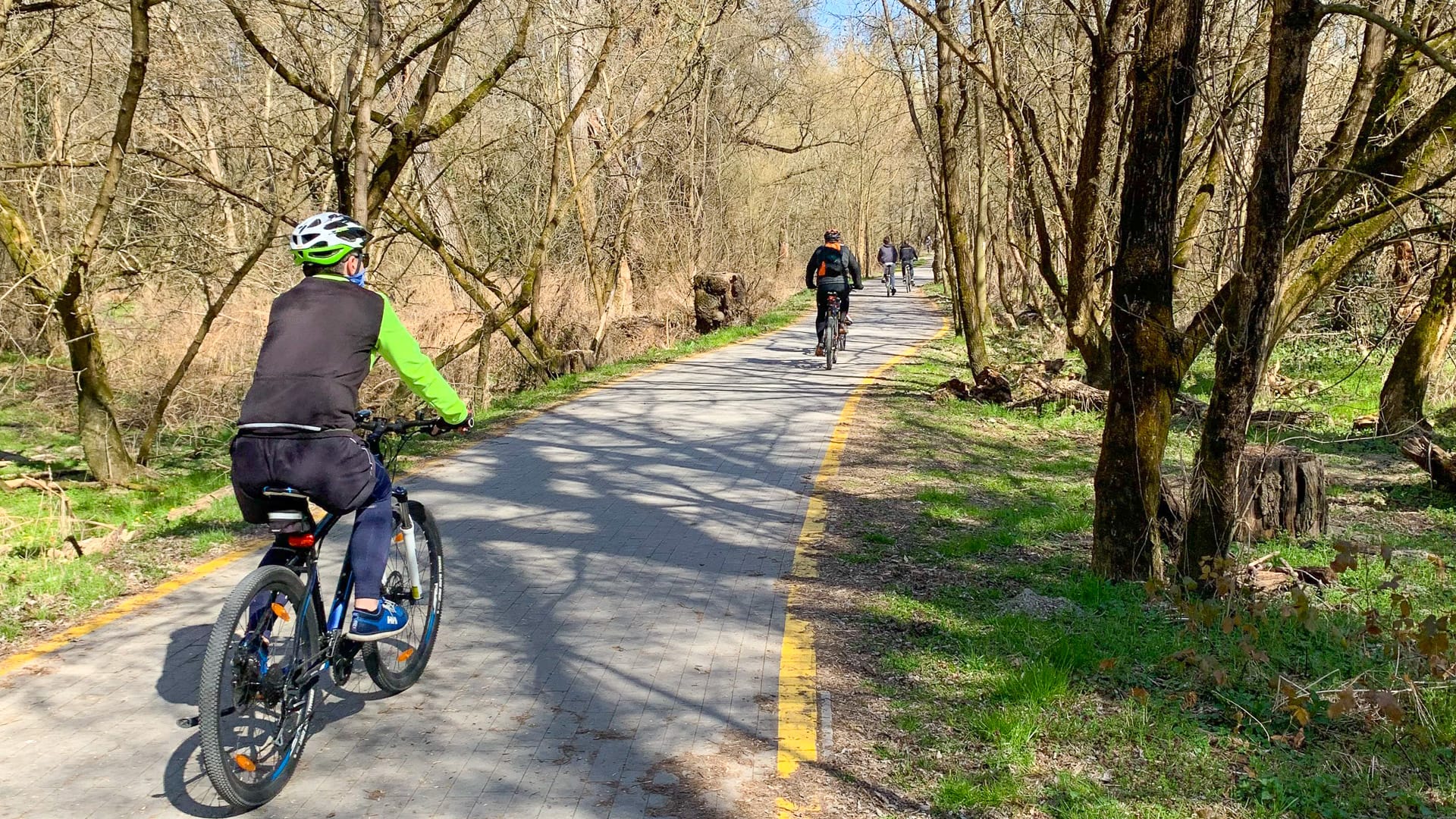 Group of cyclists heading to Szentendre from Budapest