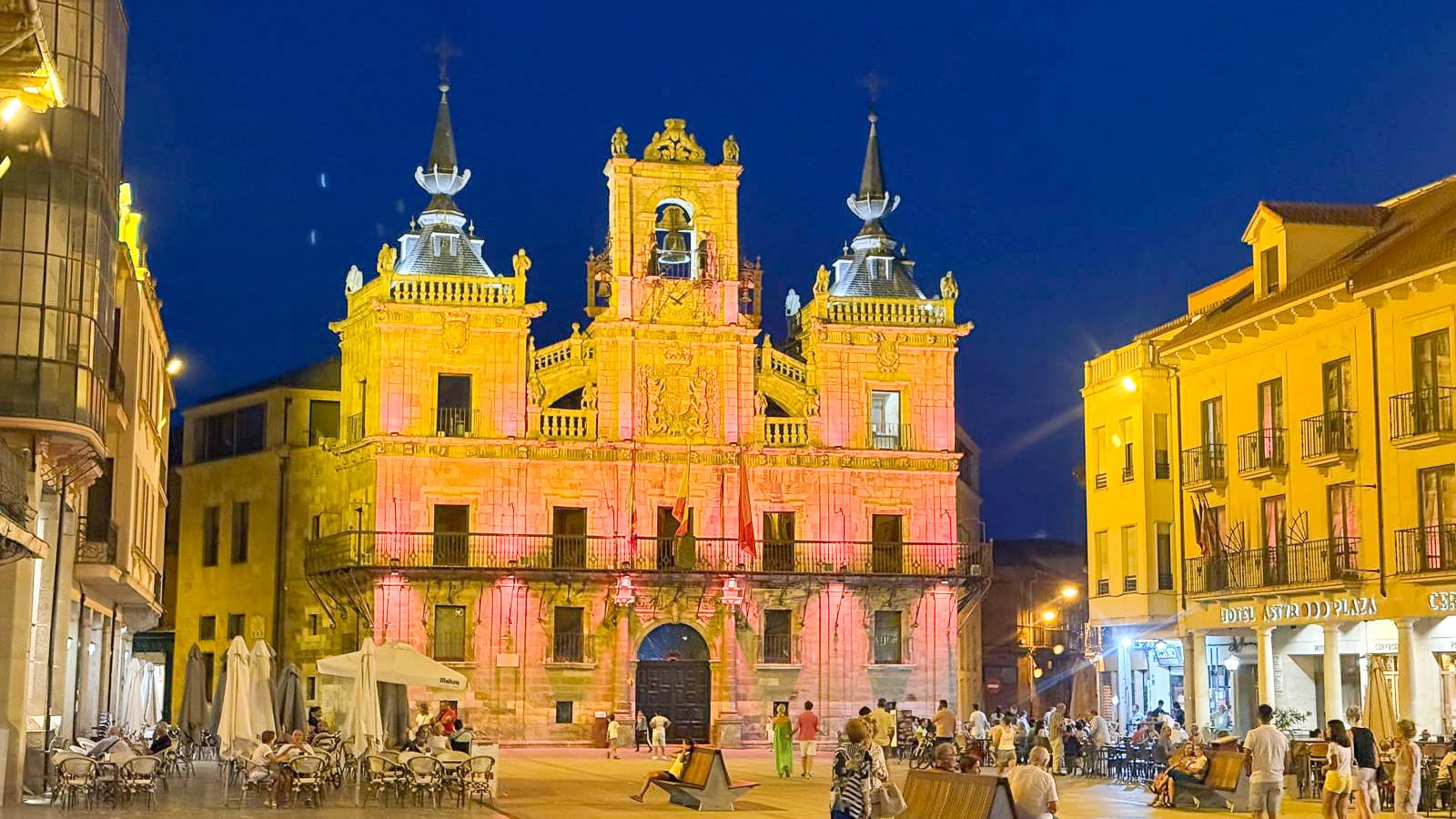 Landscape photo of Astorga Cathedral